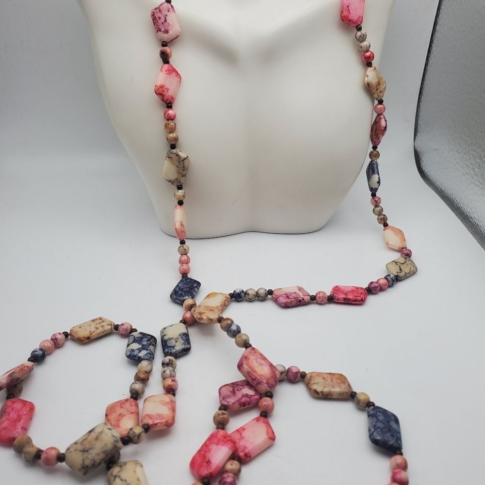 Speckled agate stone long length pastel femme Fatale necklace tea party elegant